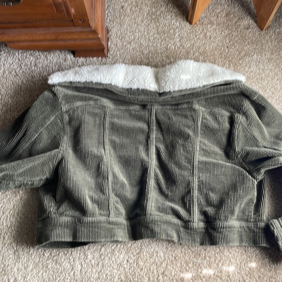 Cropped corduroy collared jacked - Picture 3 of 3